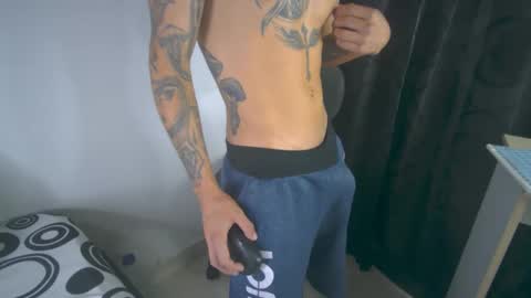 sem_alas online show from February 15, 2025, 8:22 pm