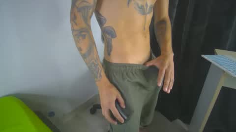 sem_alas online show from March 4, 2025, 4:49 am