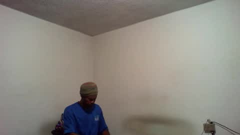 Snapshot of semental24cm chatting on December 31, 2024, 11:28 pm semental24cm online show from December 31, 2024, 11:28 pm