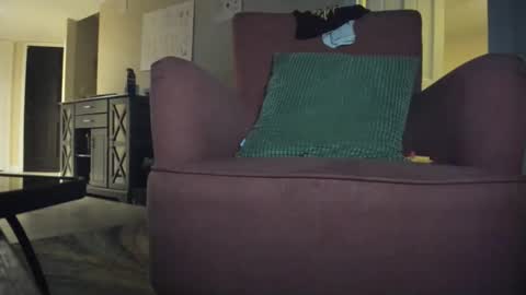 Snapshot of senditquick chatting on October 22, 2025, 11:21 am senditquick online show from October 22, 2025, 11:21 am