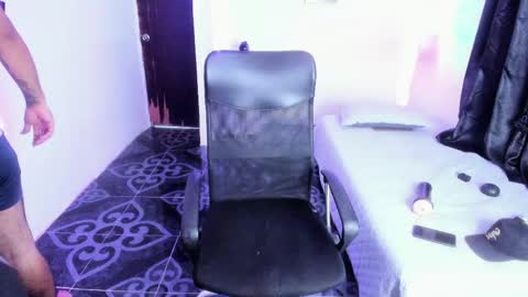 senior_teacher99 online show from April 13, 2026, 7:41 pm