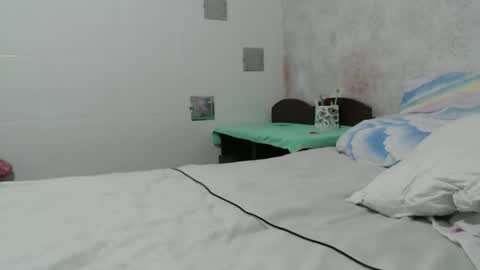 Lenna online show from December 4, 2025, 6:23 am