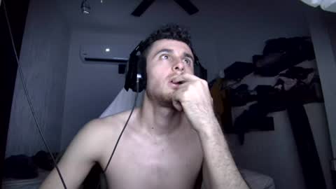 Snapshot of senitzzu chatting on June 22, 2026, 5:37 am PAJACONTROL online show from June 22, 2026, 5:37 am