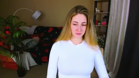 Snapshot of sensitiveheartt chatting on February 12, 2026, 10:32 am sensitiveheartt online show from February 12, 2026, 10:32 am