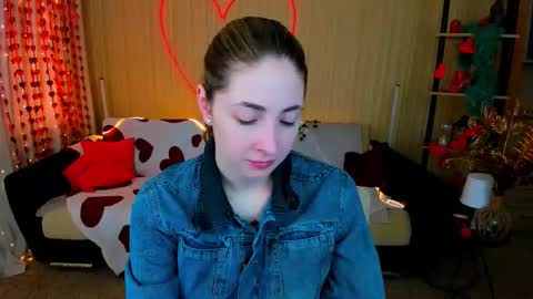 Snapshot of sensitiveheartt chatting on February 17, 2026, 11:18 am sensitiveheartt online show from February 17, 2026, 11:18 am