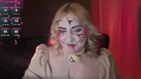 Ilona online show from October 31, 2025, 7:37 pm