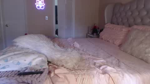 Snapshot of sensual_paradise_ chatting on August 6, 2026, 3:36 pm V online show from August 6, 2026, 3:36 pm