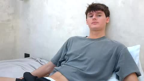 Cam online show from October 8, 2025, 7:00 pm