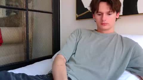 Snapshot of sensualalien chatting on March 13, 2026, 11:00 pm Cam online show from March 13, 2026, 11:00 pm