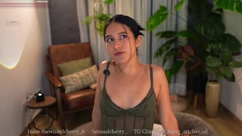 Maria- OF sensual bee online show from March 9, 2026, 12:47 am