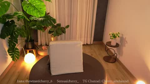 Maria- OF sensual bee online show from May 25, 2026, 1:44 am