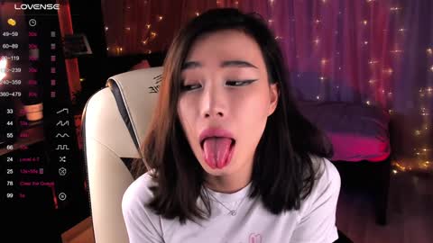 Kiki online show from December 28, 2024, 6:40 pm