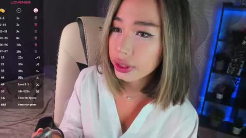 Snapshot of sensualily chatting on June 17, 2026, 3:35 pm Kiki online show from June 17, 2026, 3:35 pm