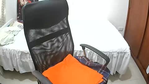 senthix  heyy promo en OnlyFans aprovecha 85 descuento online show from September 17, 2025, 7:26 pm