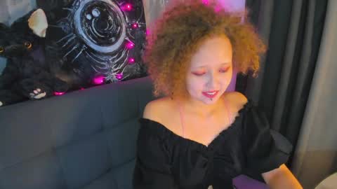 senya_sol online show from May 30, 2026, 9:23 pm