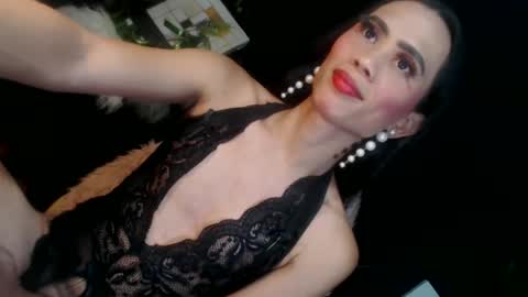 senyora_evangelista online show from April 14, 2026, 6:30 am