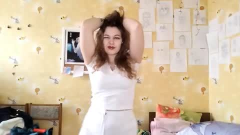 Snapshot of serafinayurick chatting on March 1, 2026, 8:05 am May online show from March 1, 2026, 8:05 am