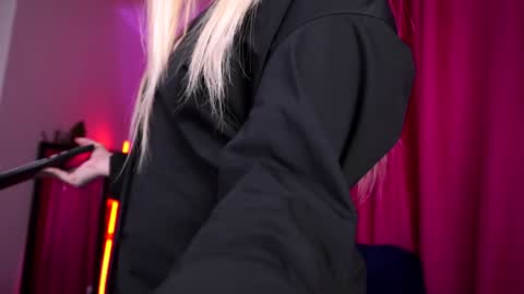 Seraphine online show from December 18, 2024, 5:26 am