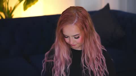 Seraphine online show from January 13, 2025, 2:11 pm