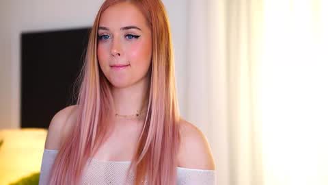 Seraphine online show from January 16, 2025, 12:09 pm