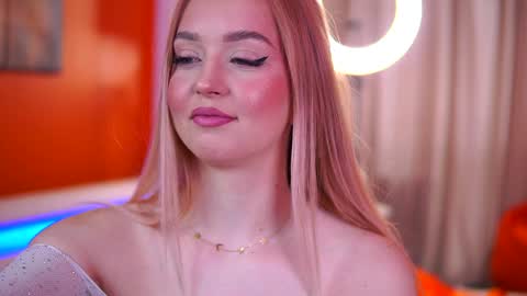 Seraphine online show from February 7, 2025, 6:35 am