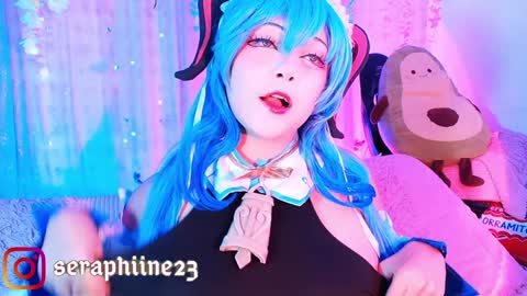 Snapshot of seraphine23_ chatting on January 12, 2025, 2:19 pm seraphine online show from January 12, 2025, 2:19 pm