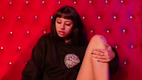 Seren  Follow me online show from March 11, 2025, 7:48 am