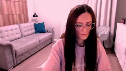 Snapshot of serena_8 chatting on August 7, 2026, 10:17 am Serena online show from August 7, 2026, 10:17 am