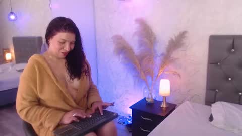 Snapshot of serena_houstonn chatting on June 18, 2026, 10:47 pm Serena online show from June 18, 2026, 10:47 pm