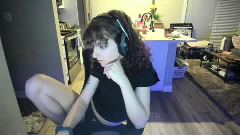 Snapshot of serenabastille chatting on April 27, 2026, 1:25 am serenabastille online show from April 27, 2026, 1:25 am