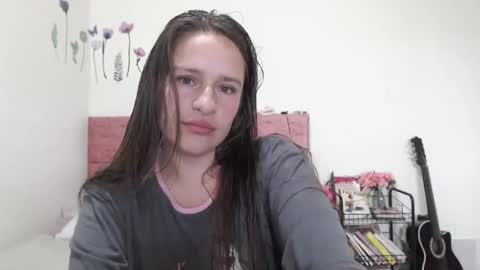 serenity_crystal online show from December 3, 2024, 8:17 pm