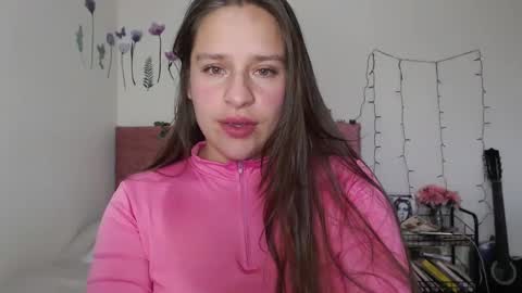 serenity_crystal online show from December 17, 2024, 10:11 pm