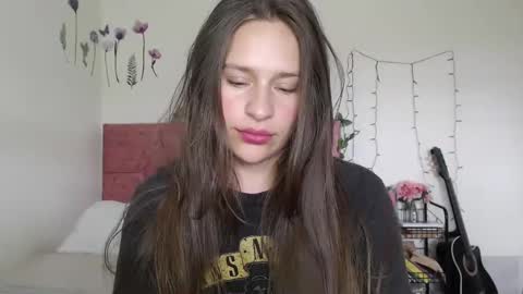 serenity_crystal online show from January 2, 2025, 6:56 pm