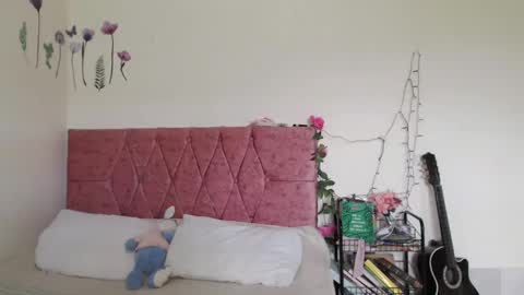 serenity_crystal online show from January 23, 2025, 6:14 pm