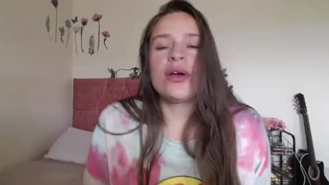 serenity_crystal online show from February 1, 2025, 4:11 pm