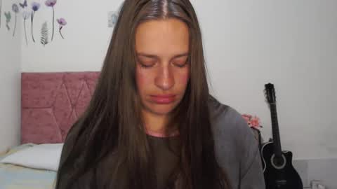 serenity_crystal online show from September 9, 2025, 11:15 pm