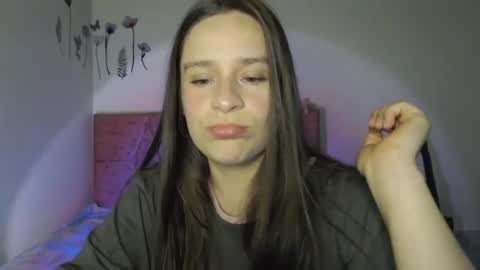 serenity_crystal online show from October 12, 2025, 10:20 pm