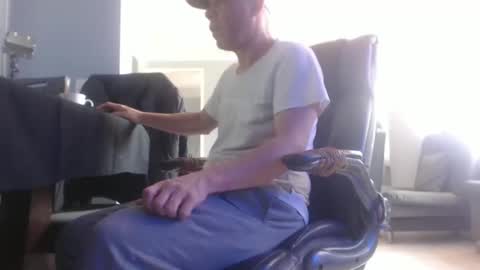 Snapshot of serioyhetero19 chatting on January 15, 2025, 6:08 pm hetero serio discreto online show from January 15, 2025, 6:08 pm