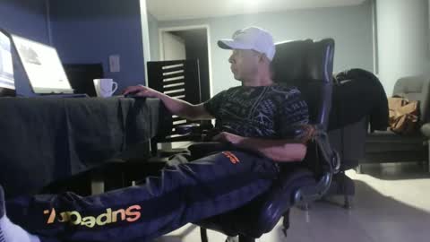 Snapshot of serioyhetero19 chatting on February 25, 2025, 12:03 am hetero serio discreto online show from February 25, 2025, 12:03 am