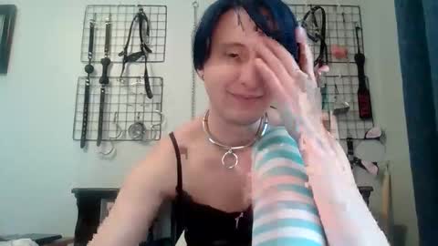 Snapshot of servilesarah chatting on May 19, 2026, 9:54 pm Servile Sarah online show from May 19, 2026, 9:54 pm