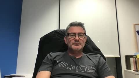 Snapshot of sesamechris92 chatting on February 19, 2026, 6:15 pm sesamechris92 online show from February 19, 2026, 6:15 pm