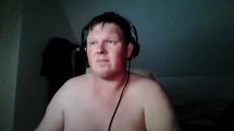 setcuna online show from November 17, 2025, 9:31 pm