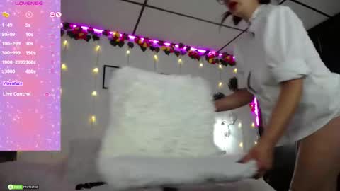 Lili online show from March 25, 2026, 6:36 pm