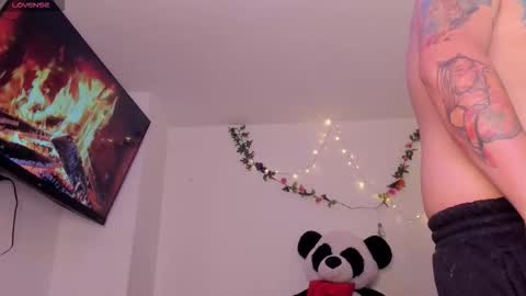 Snapshot of sextape_couple chatting on February 2, 2026, 1:26 am Ask me online show from February 2, 2026, 1:26 am