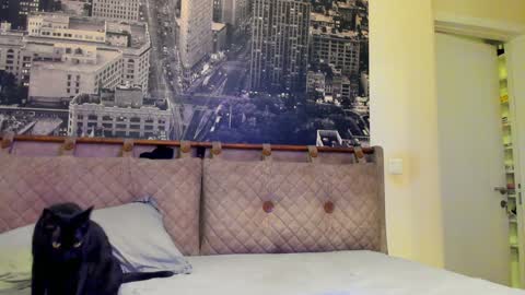 Andrea online show from October 13, 2025, 1:55 pm