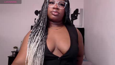 Snapshot of sexx_amara chatting on May 19, 2026, 8:42 am Amara online show from May 19, 2026, 8:42 am