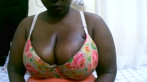 Snapshot of sexxi_ebony chatting on September 14, 2025, 1:05 am sexxi_ebony online show from September 14, 2025, 1:05 am