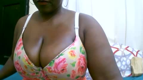 Snapshot of sexxi_ebony chatting on September 30, 2025, 7:13 am sexxi_ebony online show from September 30, 2025, 7:13 am