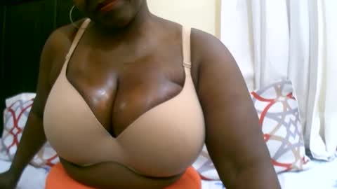 Snapshot of sexxi_ebony chatting on October 1, 2025, 7:36 am sexxi_ebony online show from October 1, 2025, 7:36 am