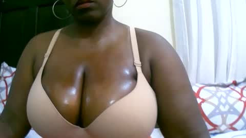 Snapshot of sexxi_ebony chatting on October 1, 2025, 7:53 pm sexxi_ebony online show from October 1, 2025, 7:53 pm
